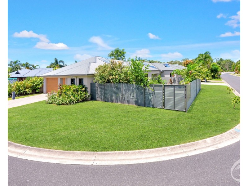 2/15 Moojeeba Way, Trinity Park QLD 4879