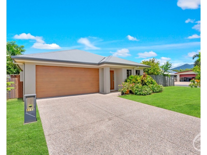 2/15 Moojeeba Way, Trinity Park QLD 4879