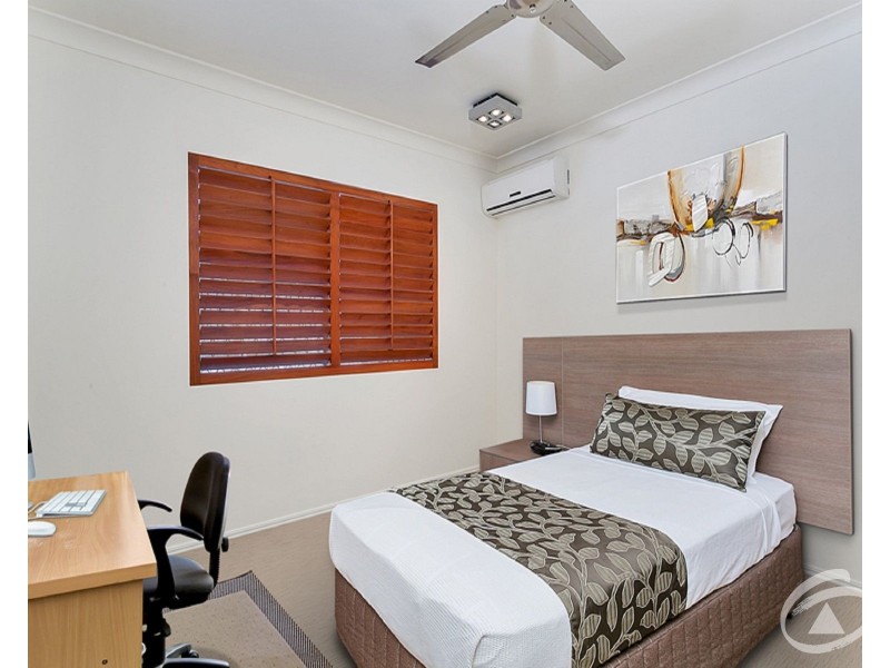 2/1 Sandown Close, Woree QLD 4868