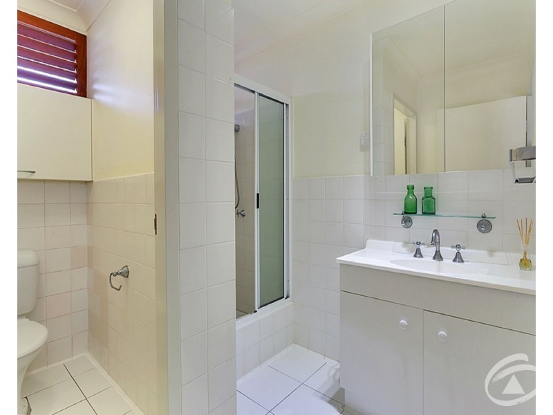 2/1 Sandown Close, Woree QLD 4868