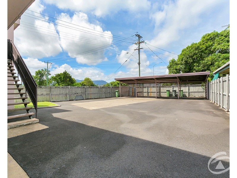 2/1 Sandown Close, Woree QLD 4868