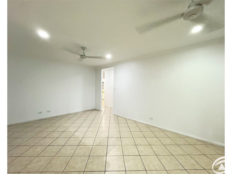 1 Eleanor Close, Mooroobool QLD 4870