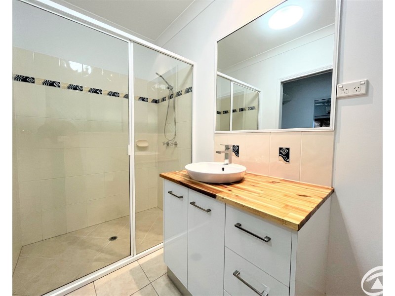 1 Eleanor Close, Mooroobool QLD 4870