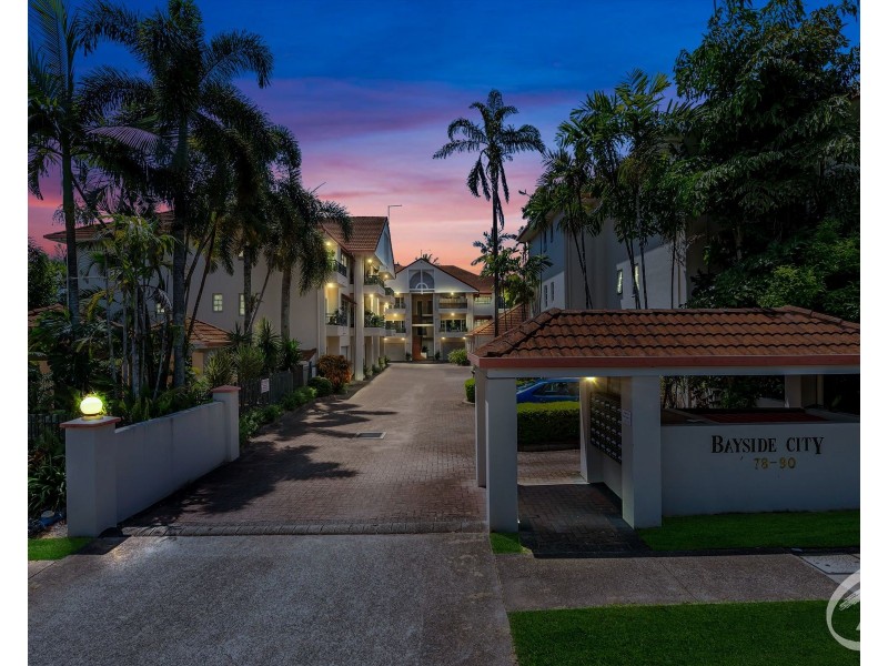 24/327 Lake Street, Cairns North QLD 4870