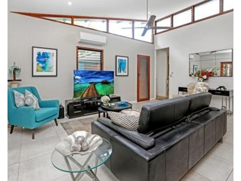 10 Euston Close, Clifton Beach QLD 4879
