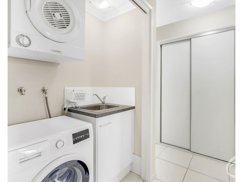 9/9-15 McLean Street, Cairns North QLD 4870