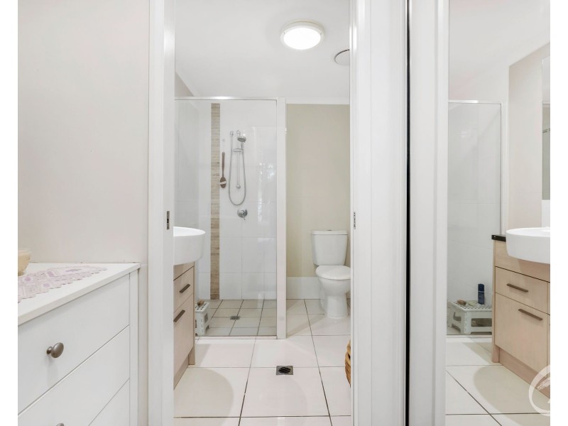 9/9-15 McLean Street, Cairns North QLD 4870