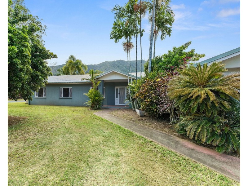 19 Satinash Close, Redlynch QLD 4870