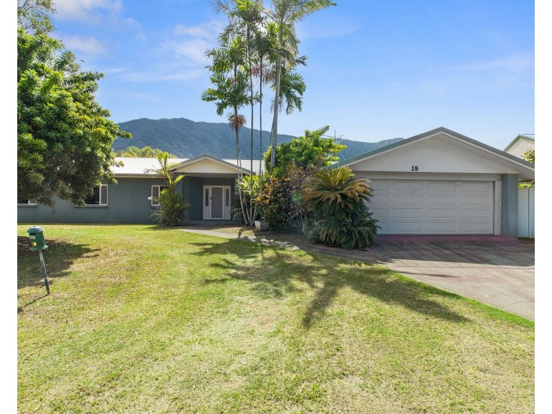 19 Satinash Close, Redlynch QLD 4870