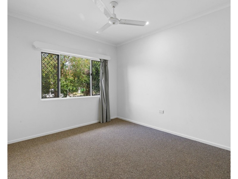 19 Satinash Close, Redlynch QLD 4870