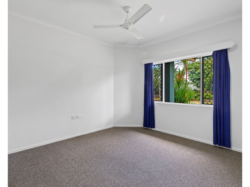 19 Satinash Close, Redlynch QLD 4870