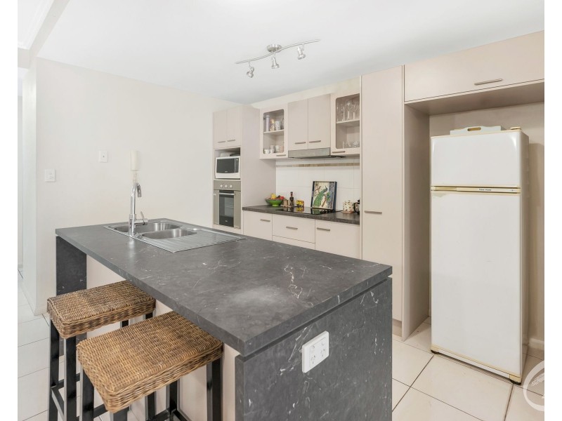 3/9-15 McLean Street, Cairns North QLD 4870