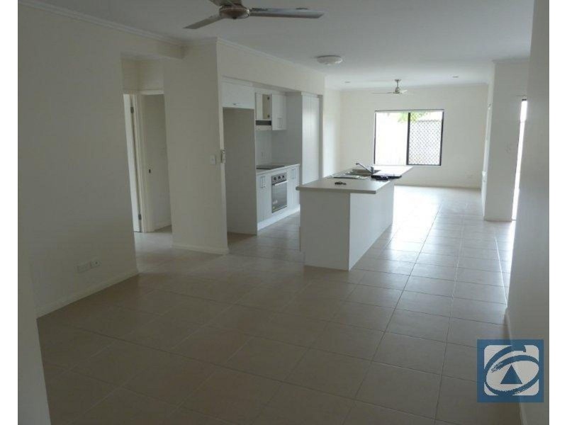 8 Tati Close, Bentley Park QLD 4869