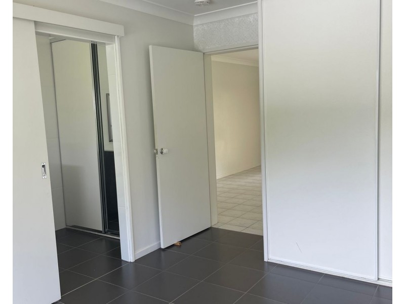 5/180 Pease Street, Manoora QLD 4870