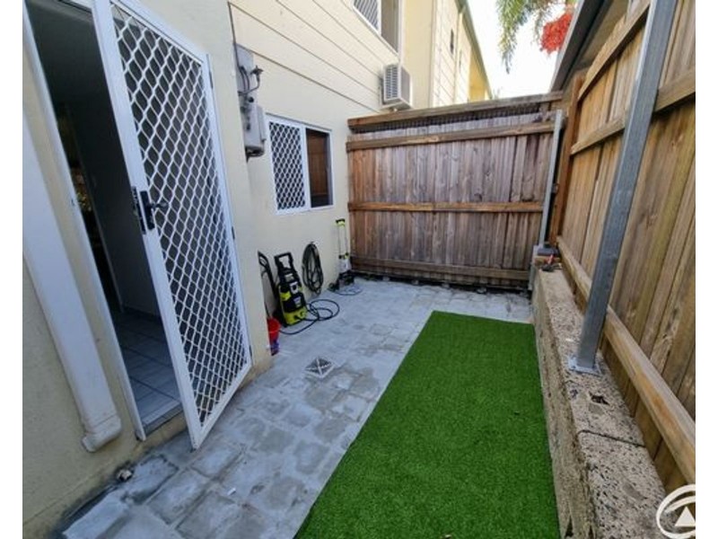 4/9 Balaclava Road, Earlville QLD 4870