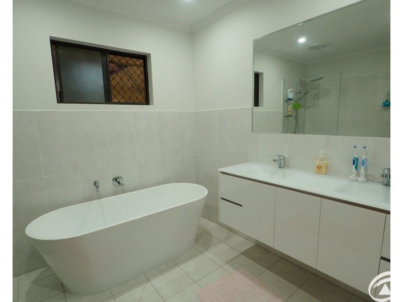 31 Scenic Street, Bayview Heights QLD 4868