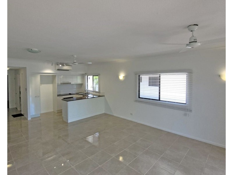 10/293-301 Esplanade, Cairns North QLD 4870