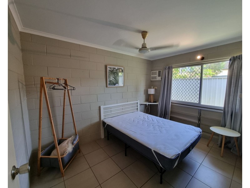2/379 Mayers Street, Edge Hill QLD 4870