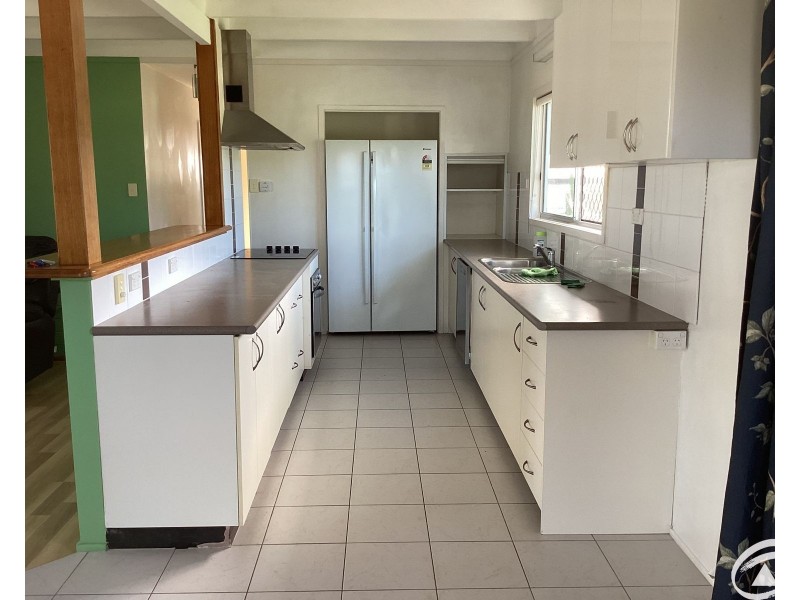 2-4 Duignan Street, Whitfield QLD 4870