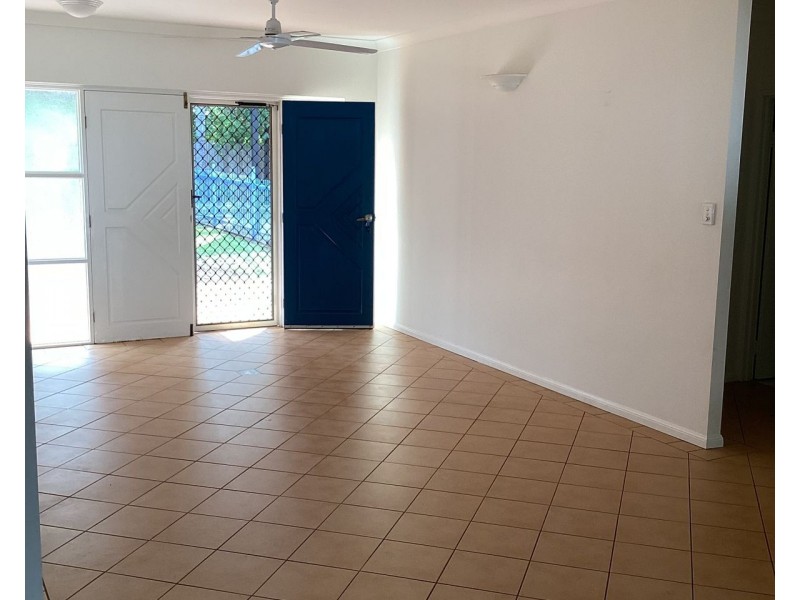 10/4-10 Hedley Close, Redlynch QLD 4870