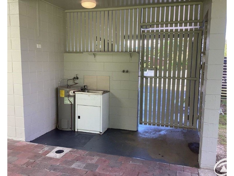 35 Mestrez Street, Mooroobool QLD 4870
