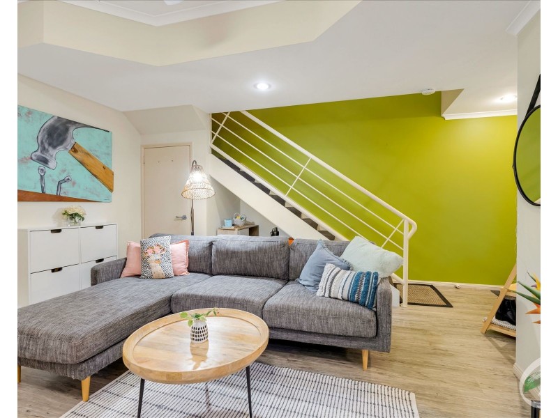 6/64 Charles Street, Manunda QLD 4870