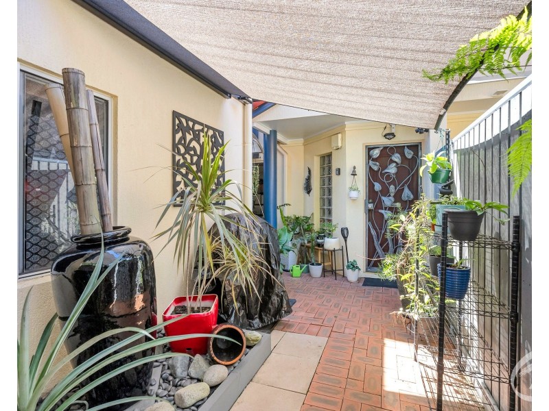 6/64 Charles Street, Manunda QLD 4870