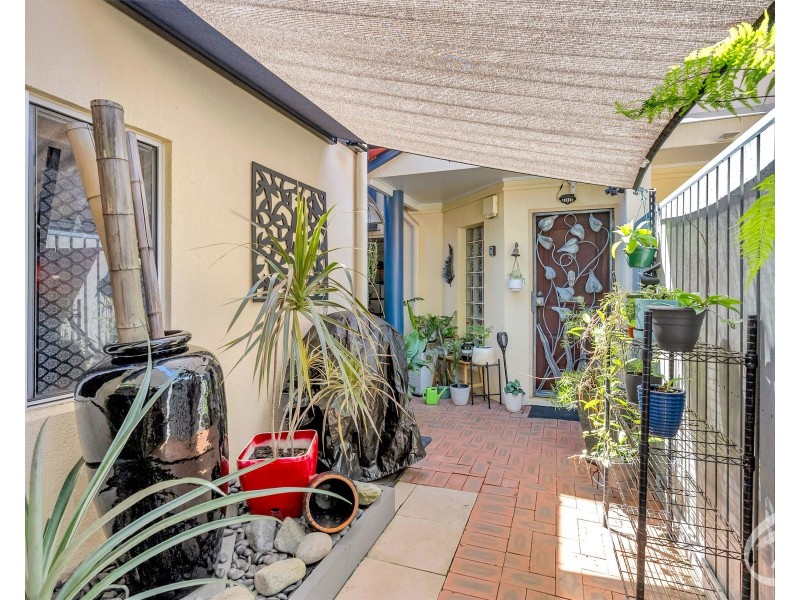 6/64 Charles Street, Manunda QLD 4870