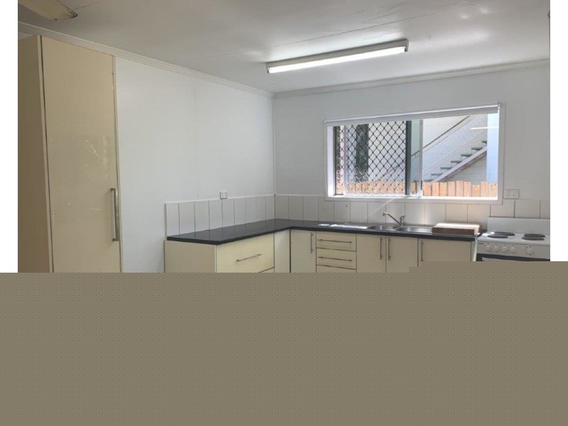 2/31 Sandown Close, Woree QLD 4868