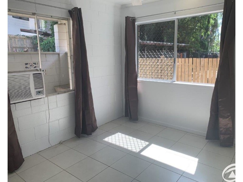2/31 Sandown Close, Woree QLD 4868
