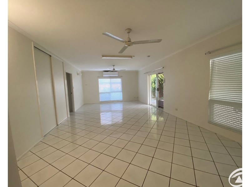 74B English Street, Manunda QLD 4870