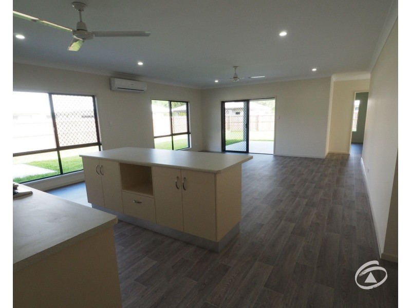 15 Tarantino Crescent, White Rock QLD 4868