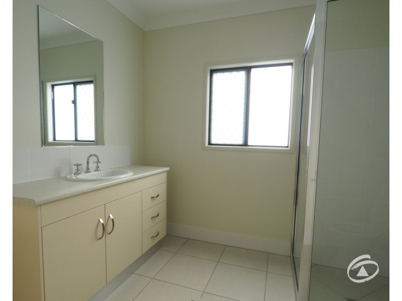 15 Tarantino Crescent, White Rock QLD 4868