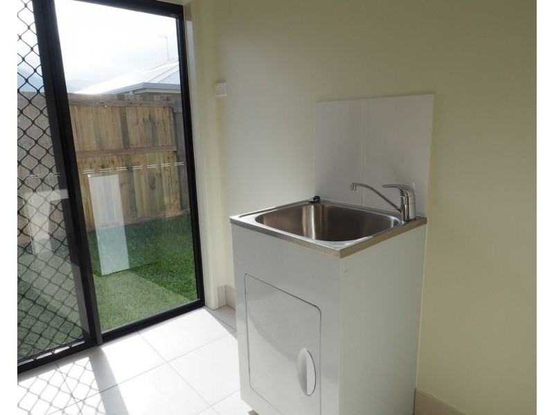 15 Tarantino Crescent, White Rock QLD 4868