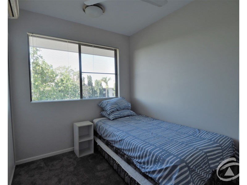 10/349-351 Lake Street, Cairns North QLD 4870