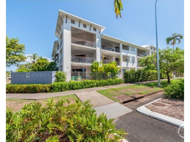10/349-351 Lake Street, Cairns North QLD 4870