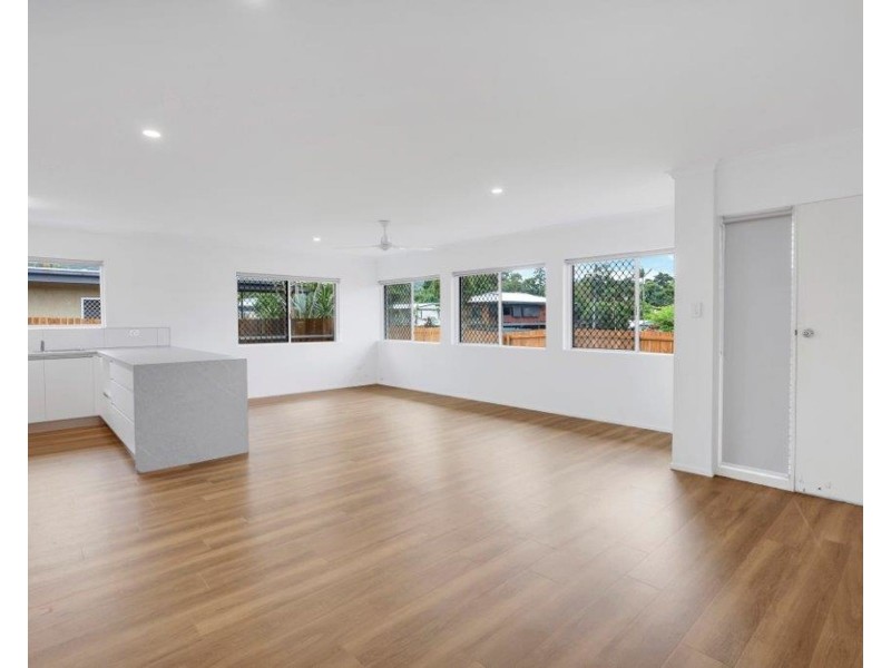 161-163 McManus Street, Whitfield QLD 4870