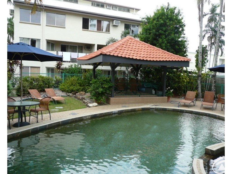 16/239 Lake Street, Cairns North QLD 4870