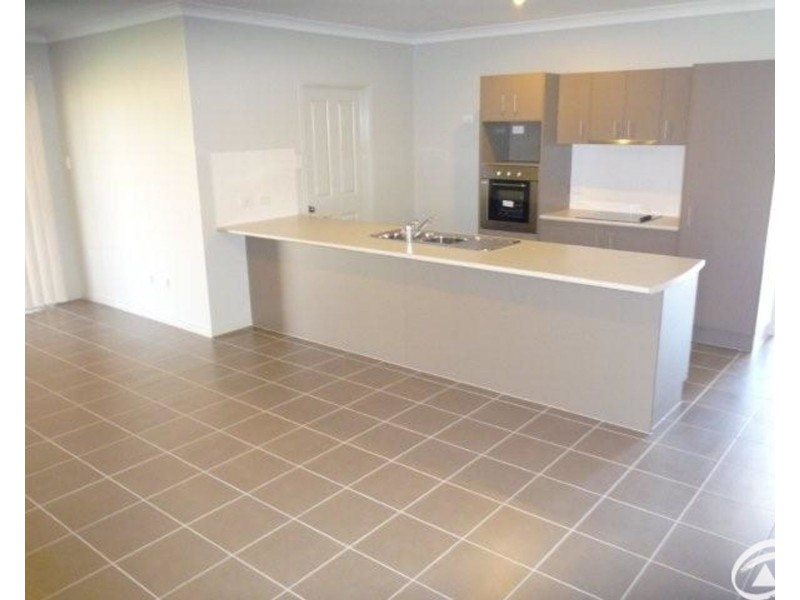 8 Totley Chase, Trinity Park QLD 4879