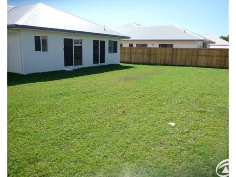 8 Totley Chase, Trinity Park QLD 4879
