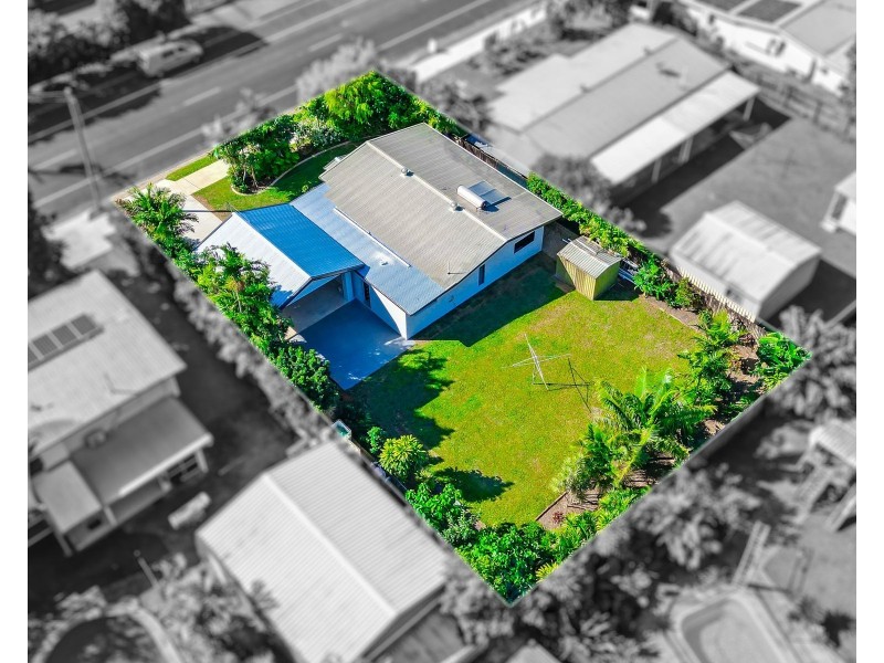 9 Stanton Road, Smithfield QLD 4878