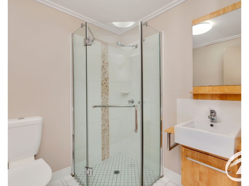 318/22 Ward Street, Mooroobool QLD 4870