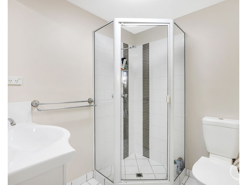 203/4 Grantala Street, Manoora QLD 4870