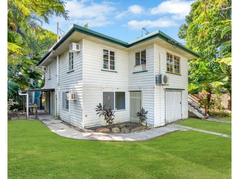 32 George Street, Earlville QLD 4870