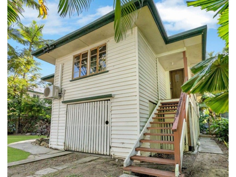 32 George Street, Earlville QLD 4870