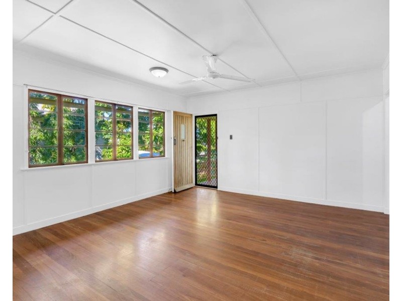 32 George Street, Earlville QLD 4870