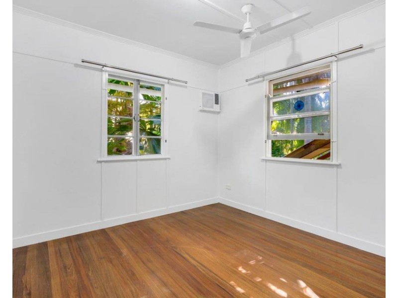 32 George Street, Earlville QLD 4870