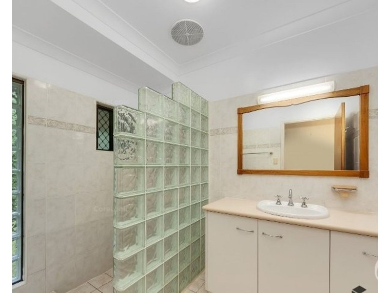 4 Fletcher Court, Bentley Park QLD 4869