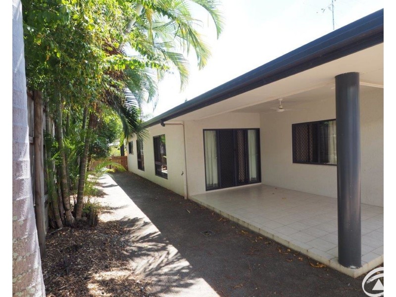 5 Mia Street, Kewarra Beach QLD 4879