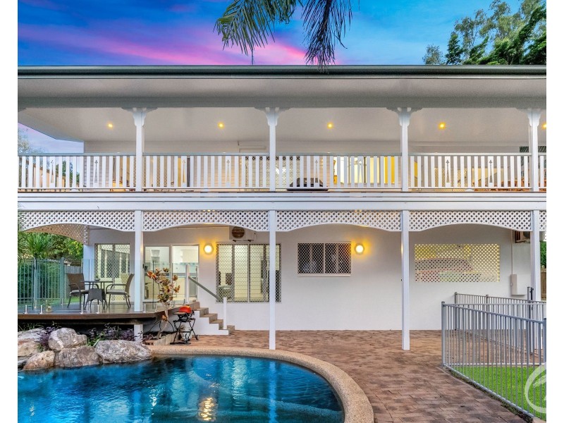 1 Saidor Close, Trinity Beach QLD 4879